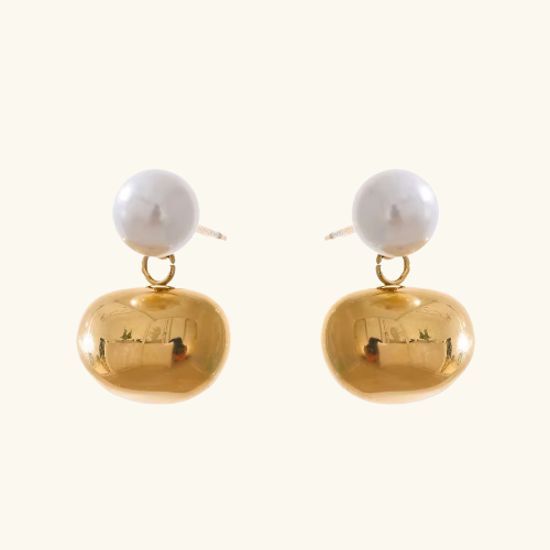 Pearl droplet earrings