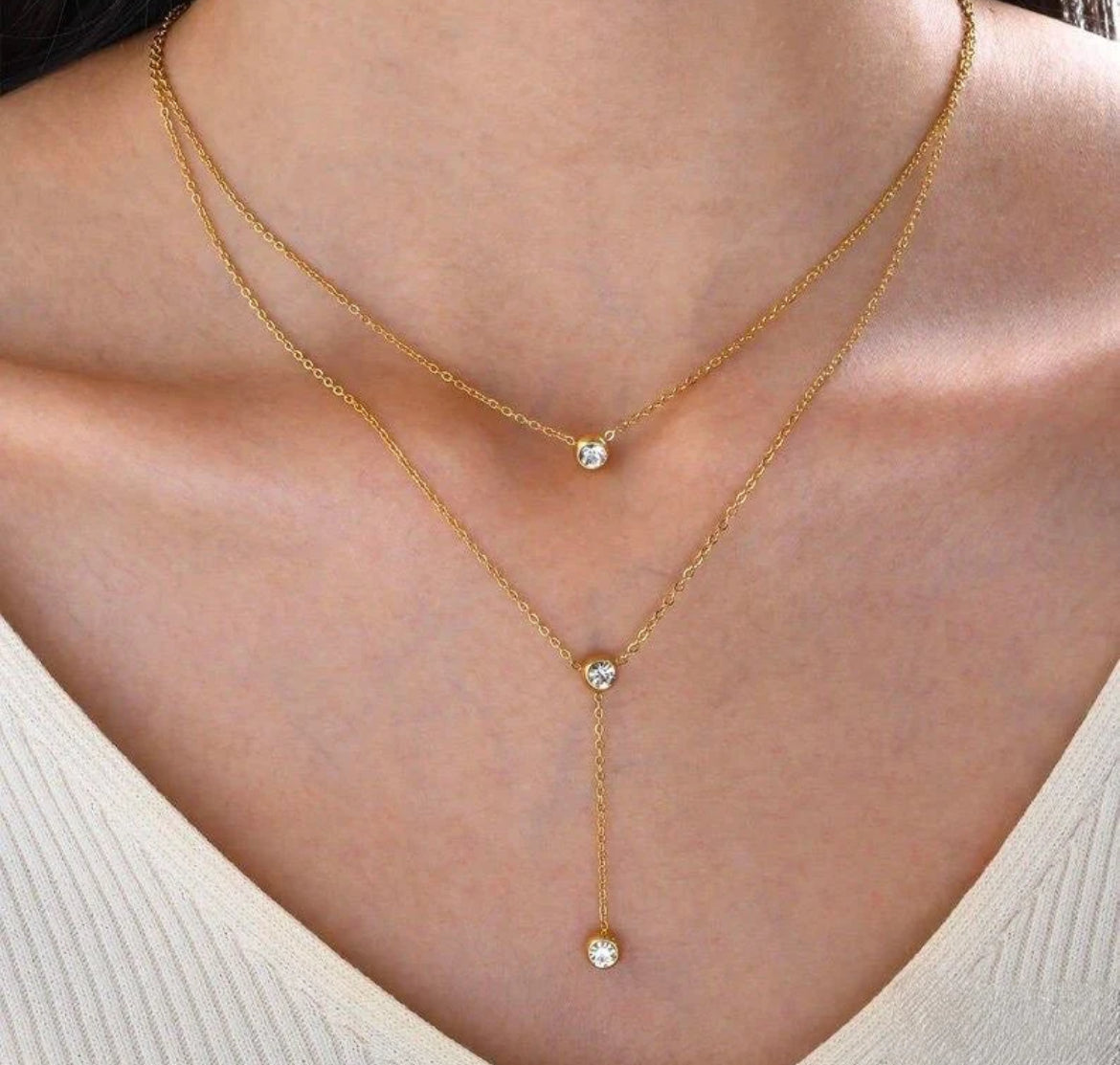 Noire dainty Necklace