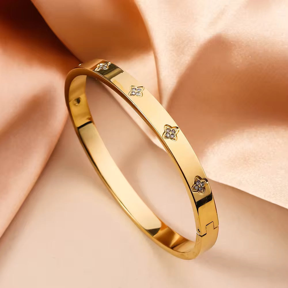 Clover Band- 18k Gold Plated
