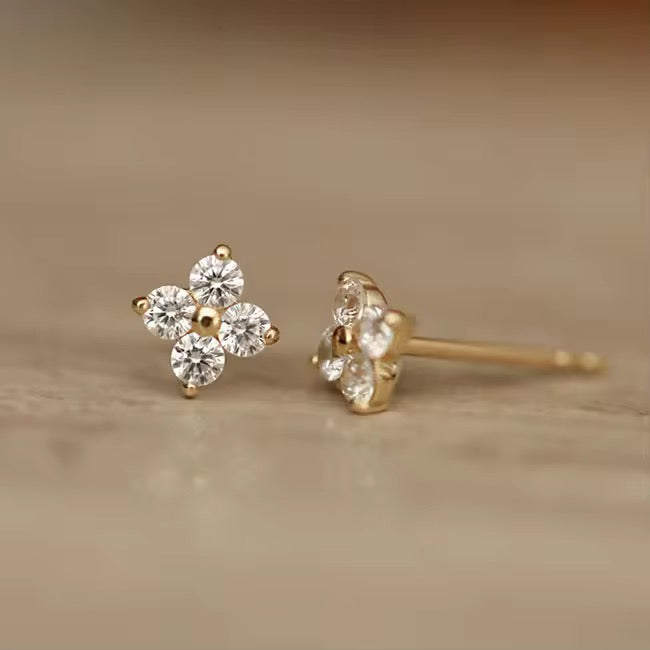 Amelia studs- Pair