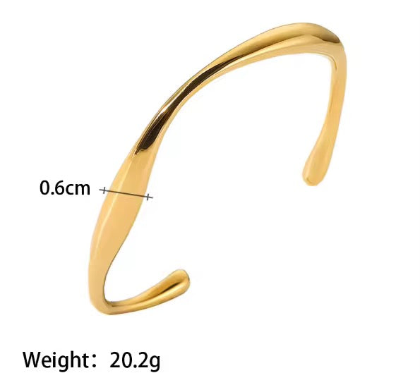 Sleek stackable bracelet