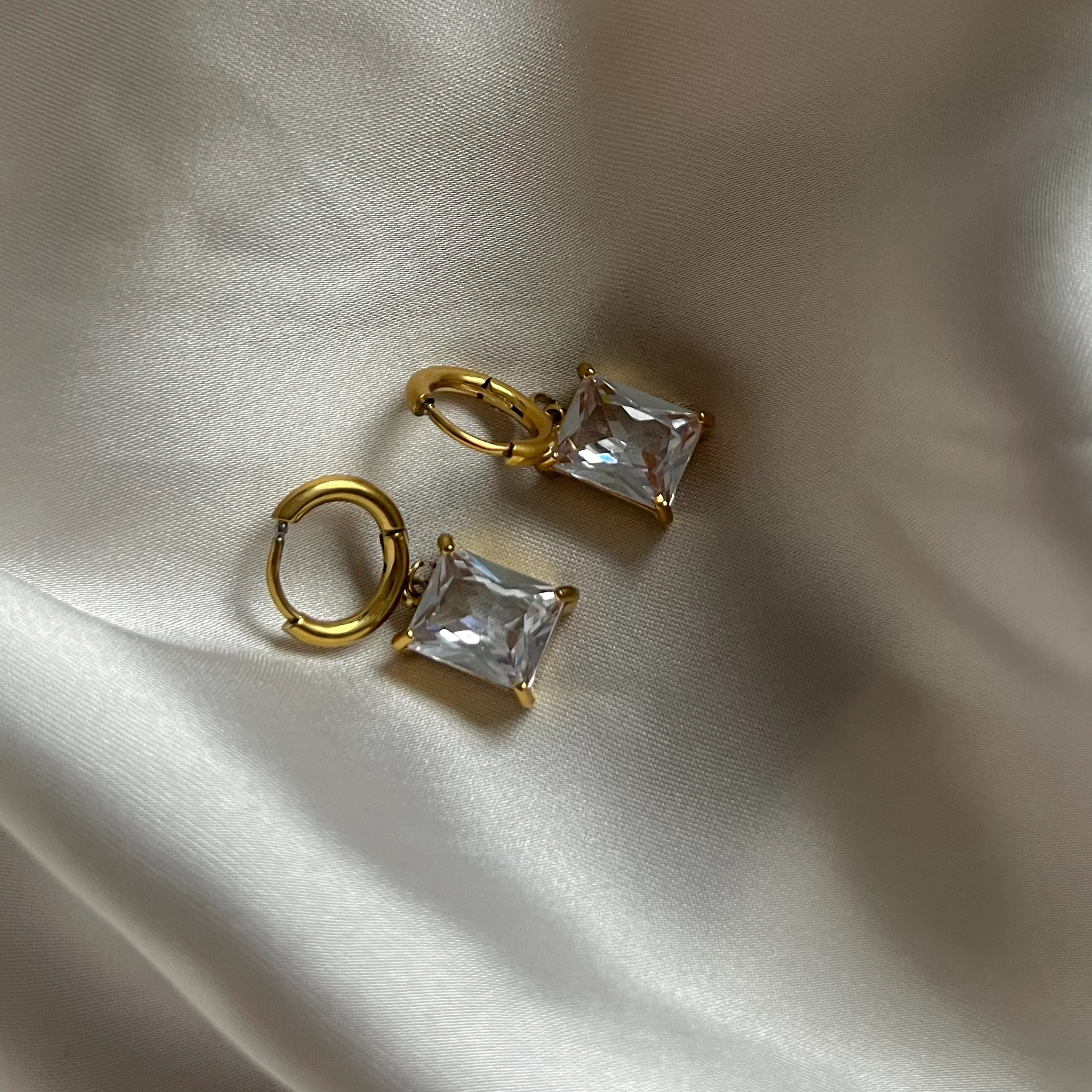 Crystal earrings-18k Gold Plated