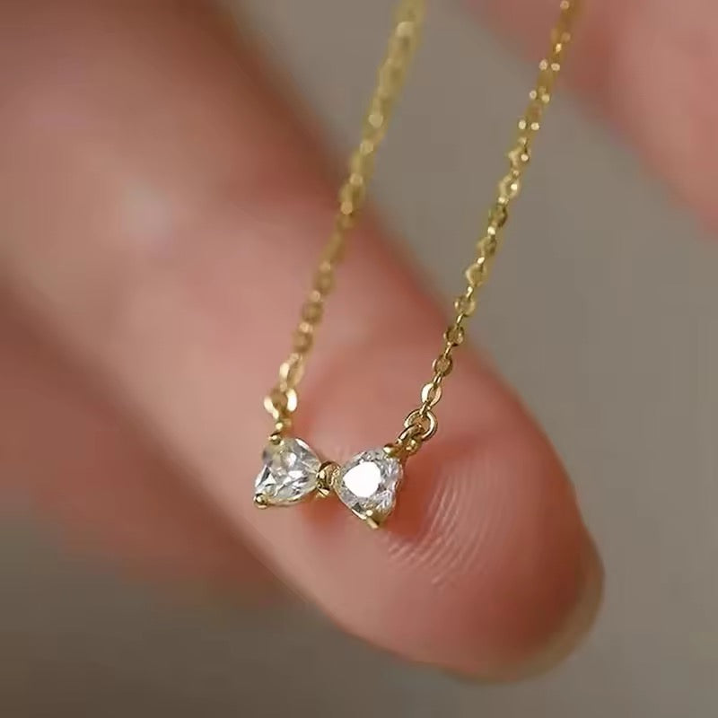 Bow me away necklace