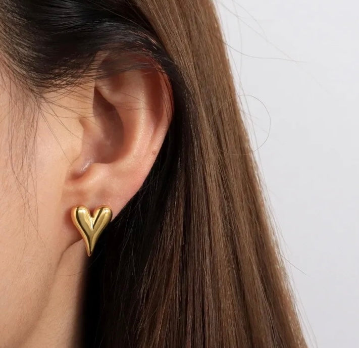 Solice heart studs