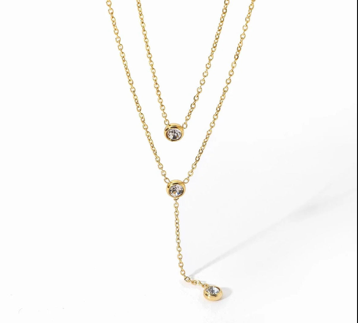 Noire dainty Necklace