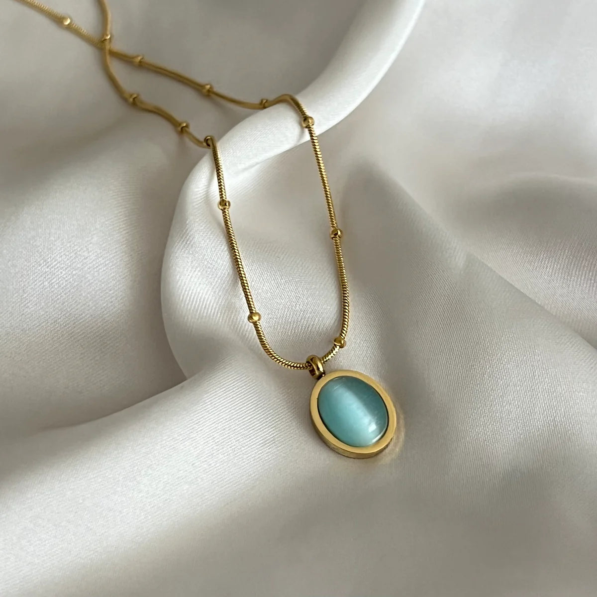 Ophal blue necklace