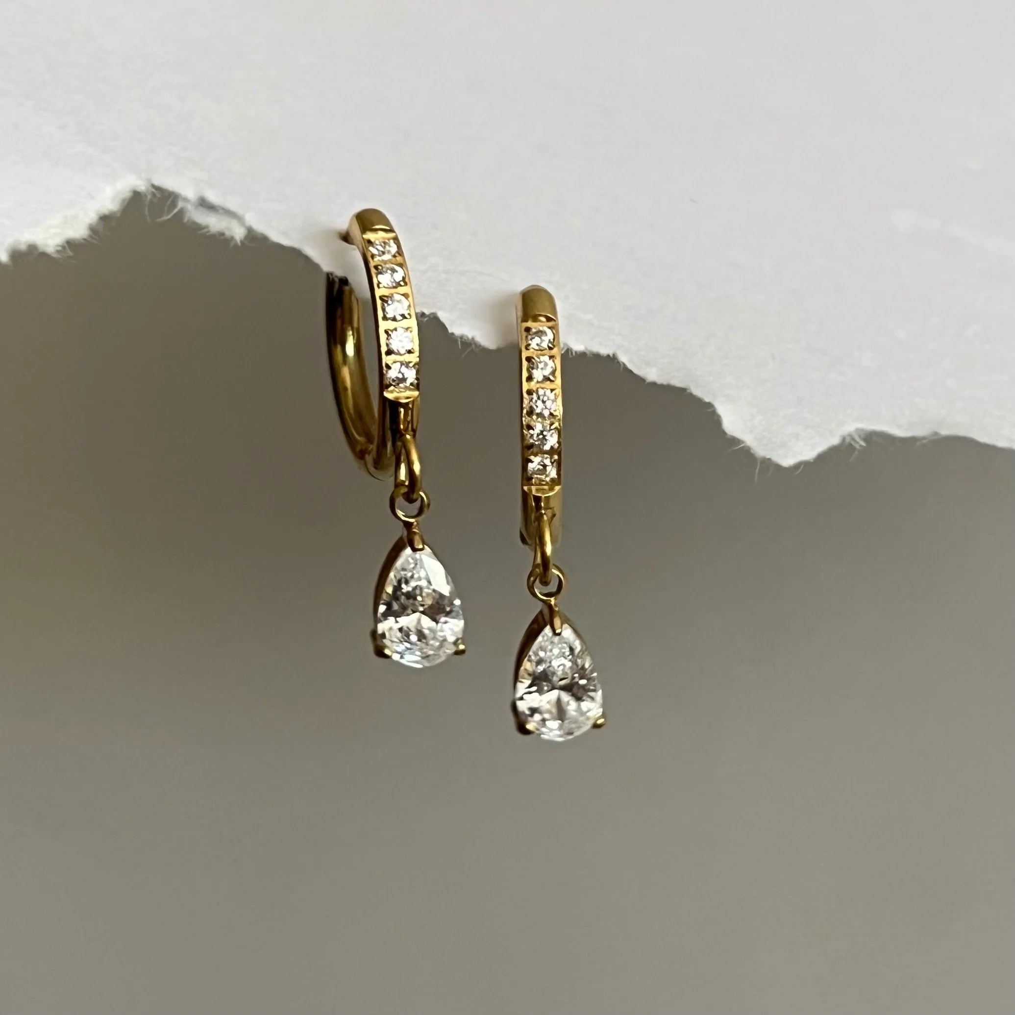 Amour Crystal earrings-18k Gold Plated