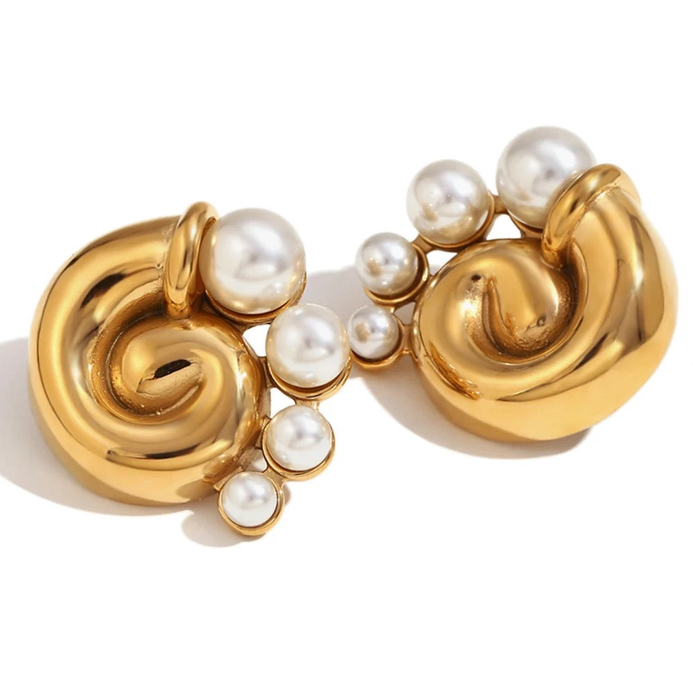 Vintage snail pearl earrings