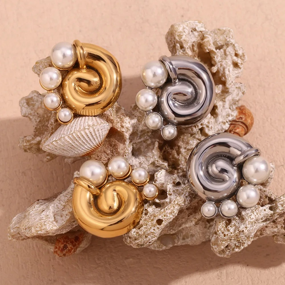 Vintage snail pearl earrings