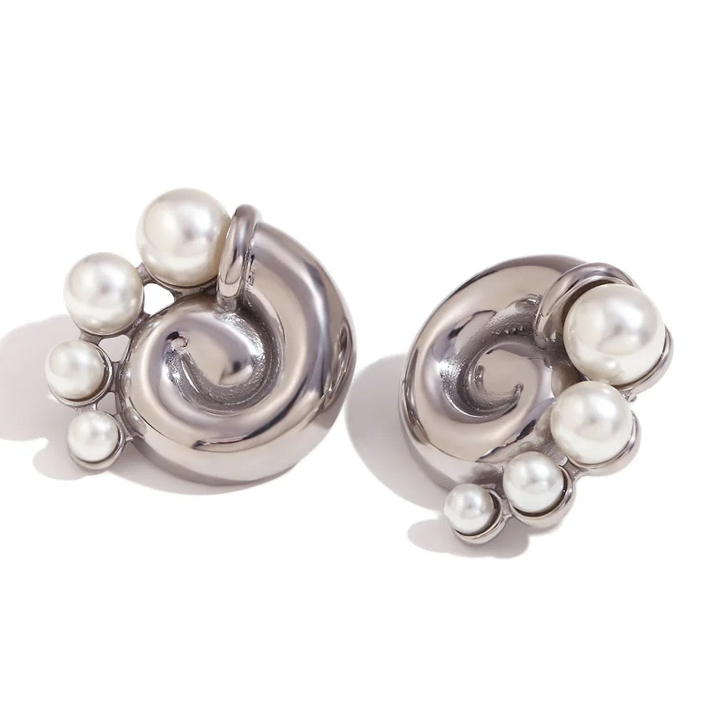 Vintage snail pearl earrings