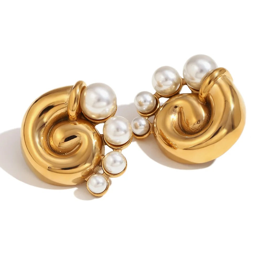 Vintage snail pearl earrings