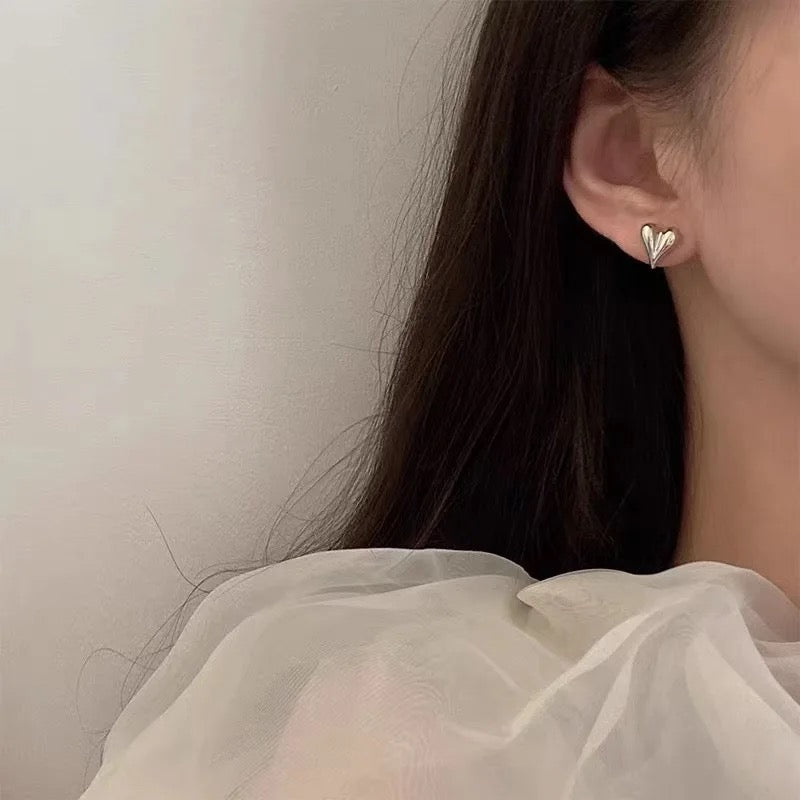 Solice heart studs