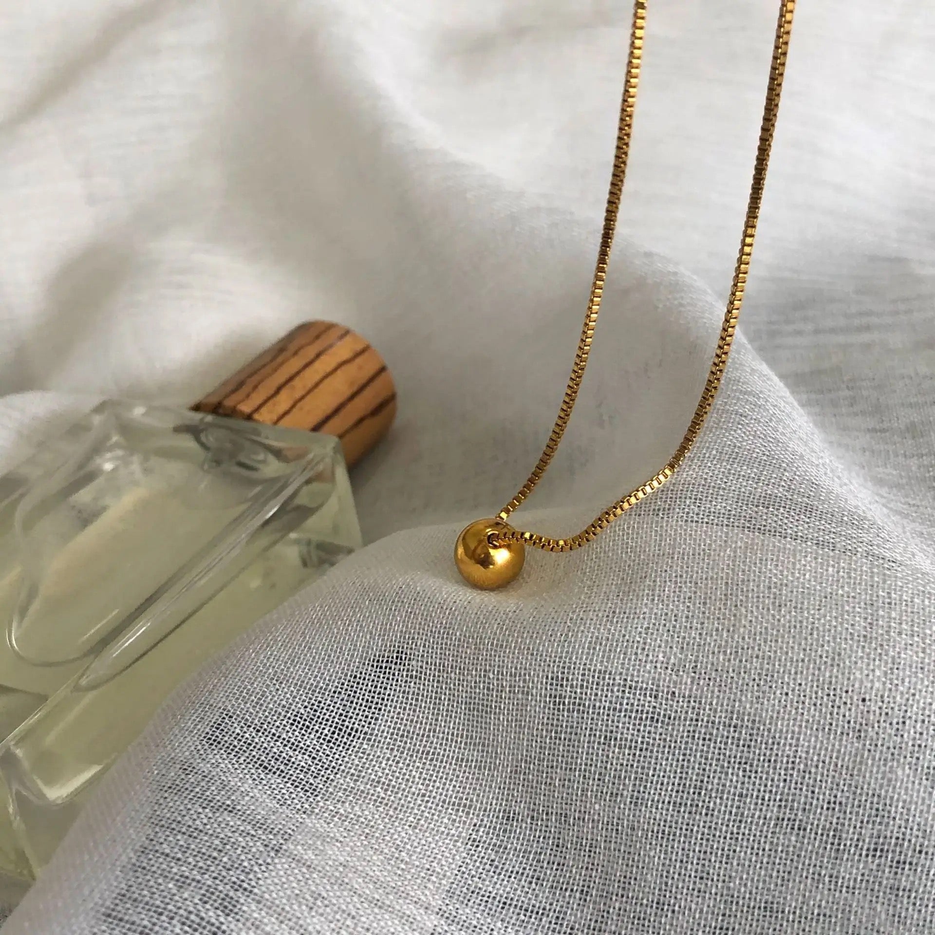 Belle necklace