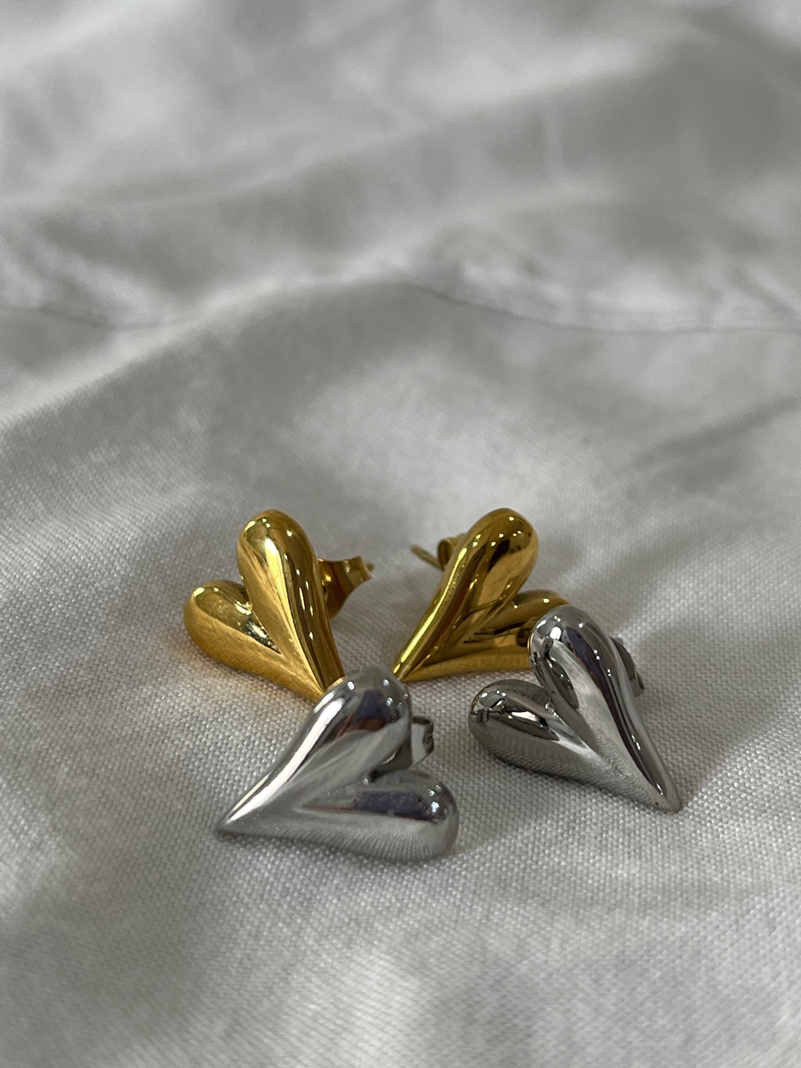 Solice heart studs