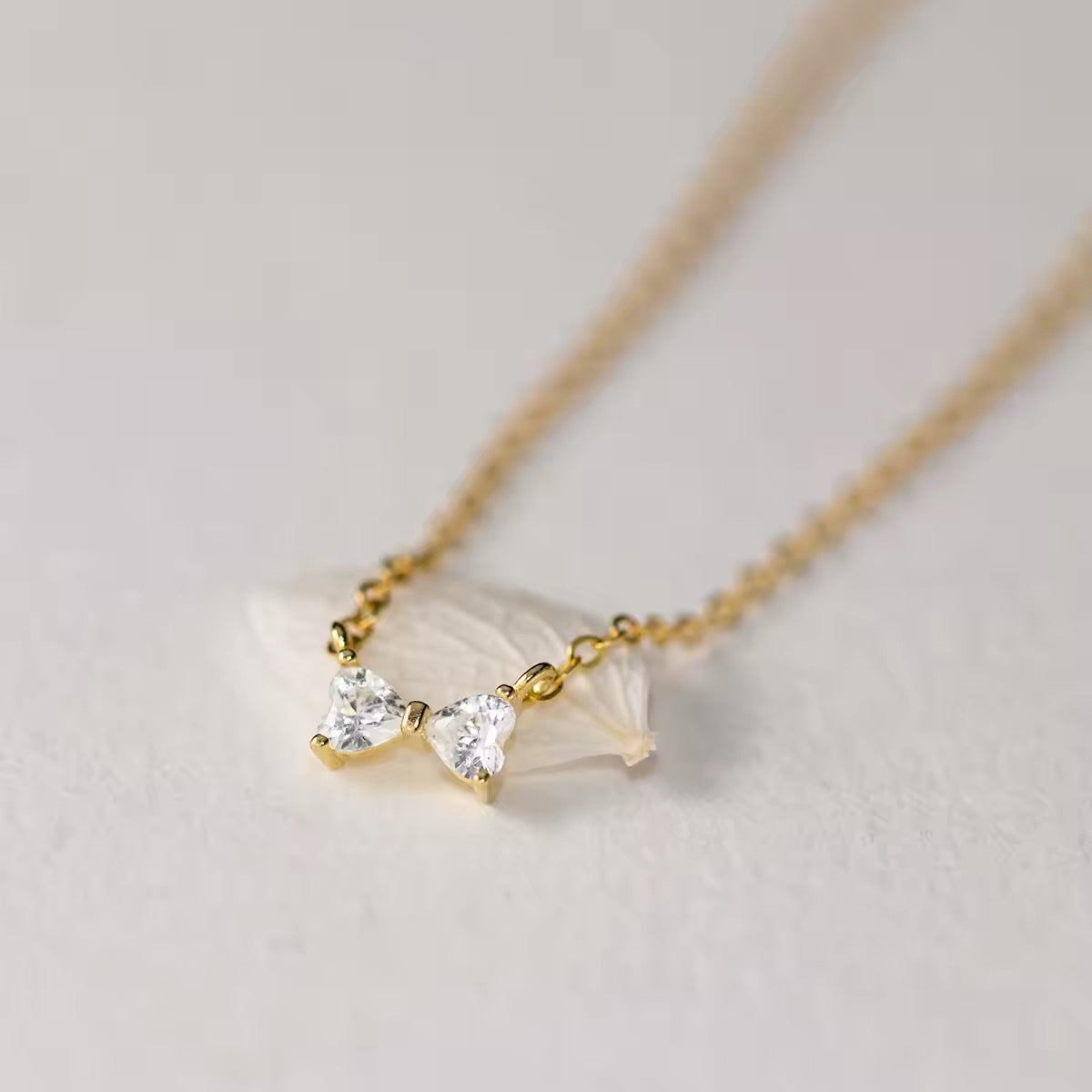 Bow me away necklace