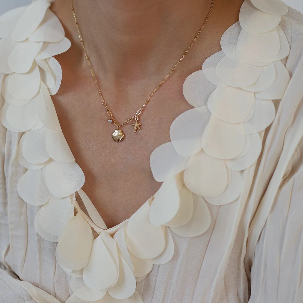 Beach me necklace