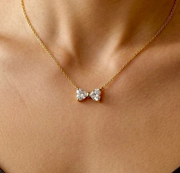 Bow me away necklace
