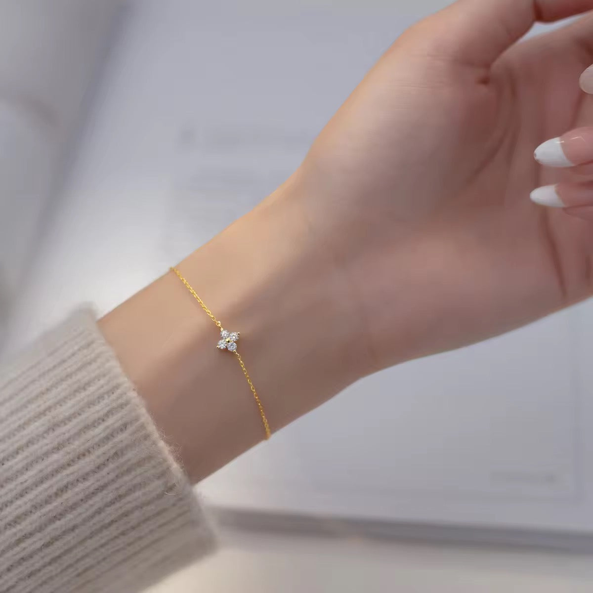 Rose dainty bracelet