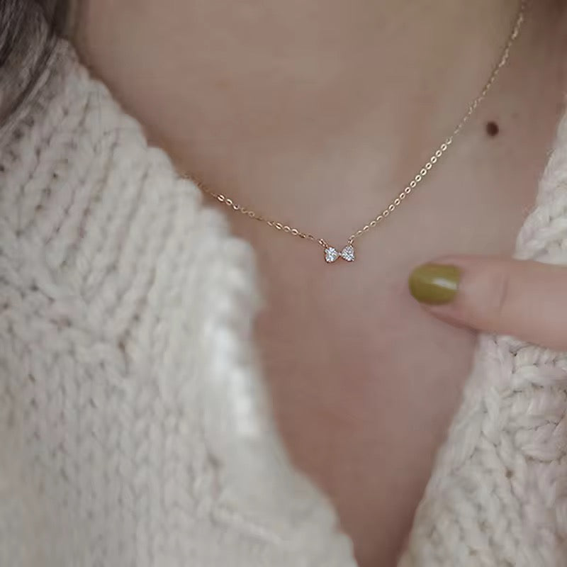 Bow me away necklace