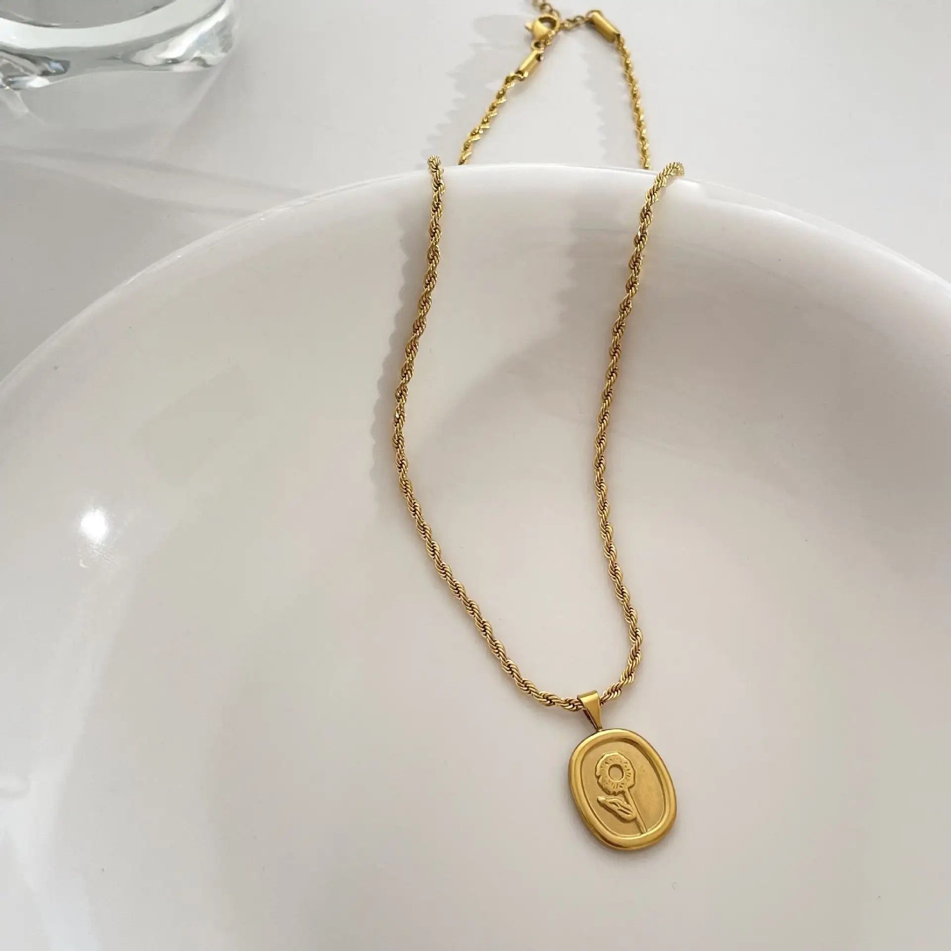 Rose Necklace-18K Gold Plated