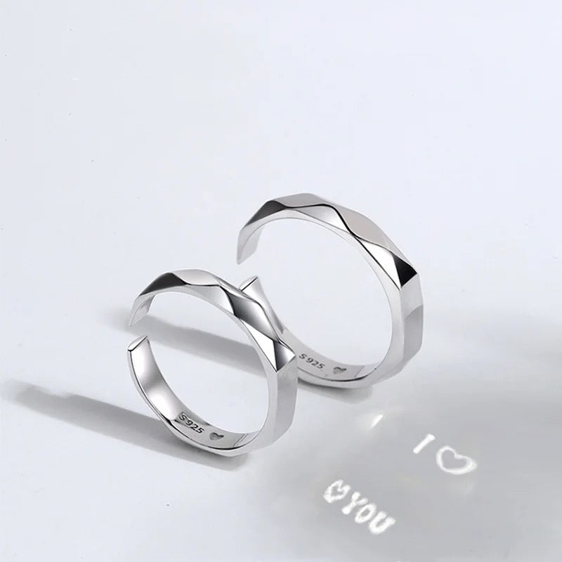 Hidden message couple ring set