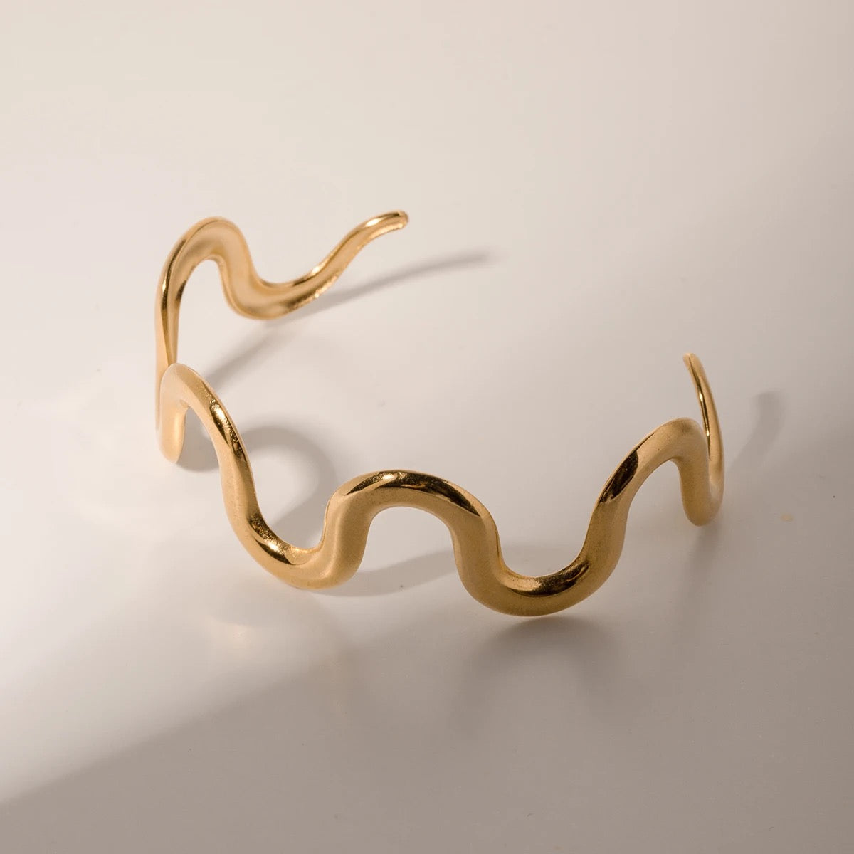 Wavy bracelet