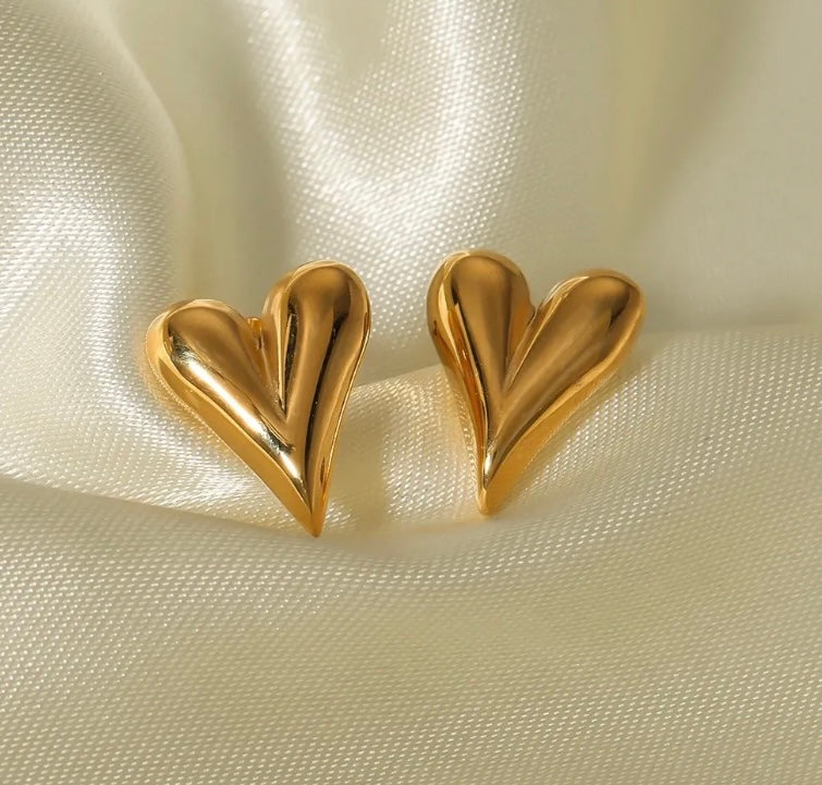 Solice heart studs