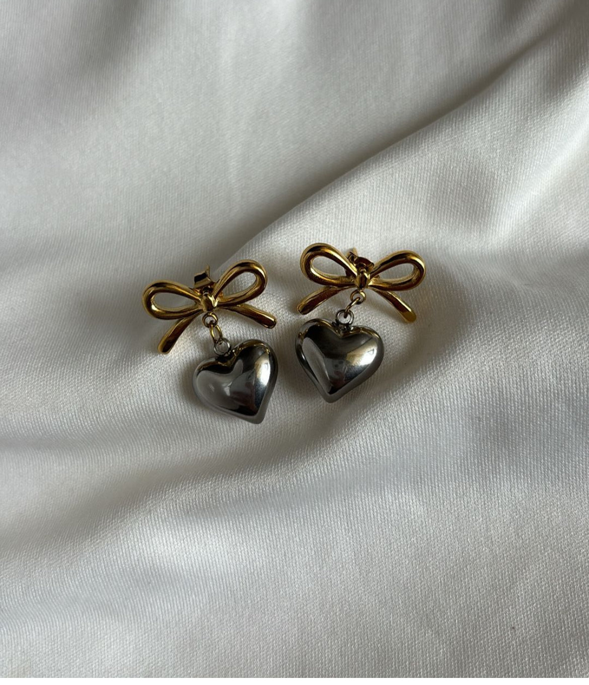 Bowdown earrings