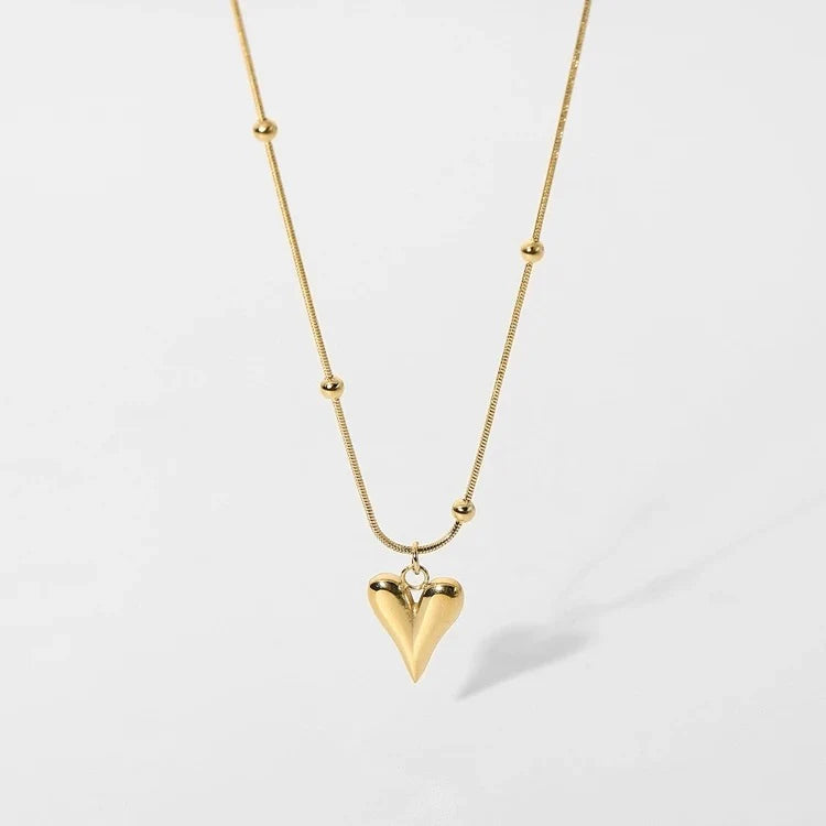 Solice heart necklace