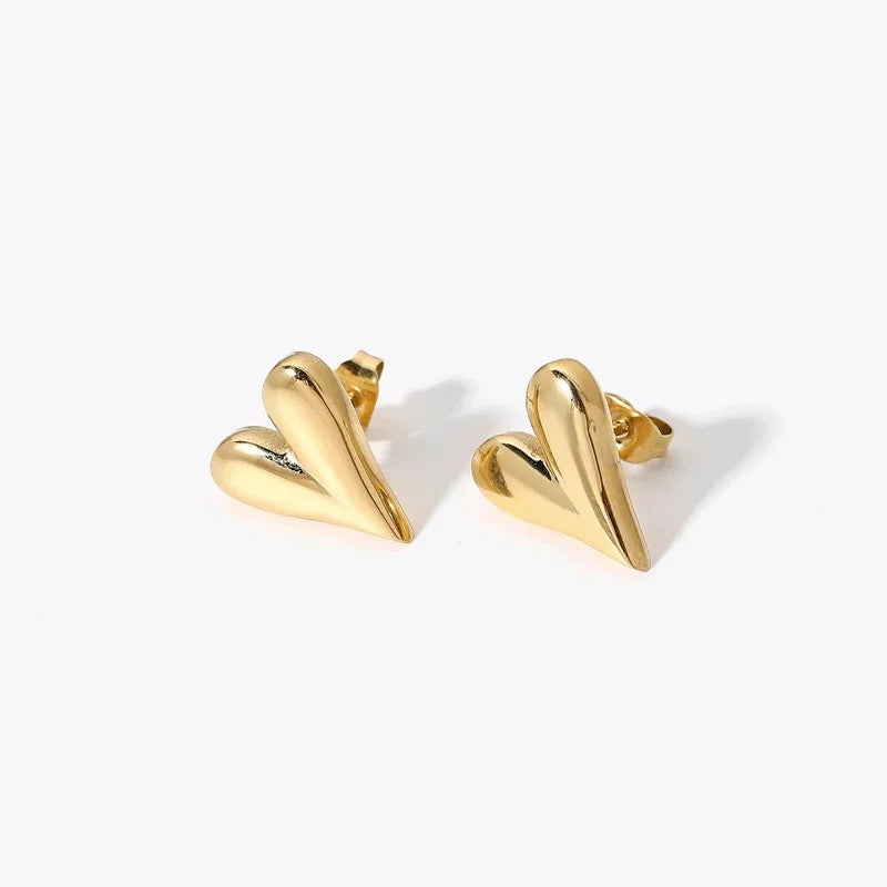 Solice heart studs