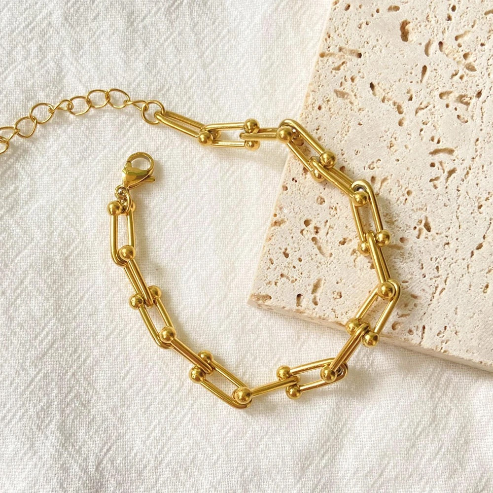 Bold U link bracelet