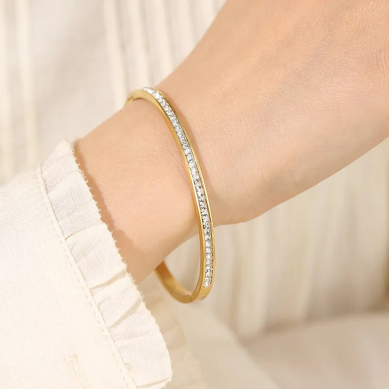 Studded diamond bangle