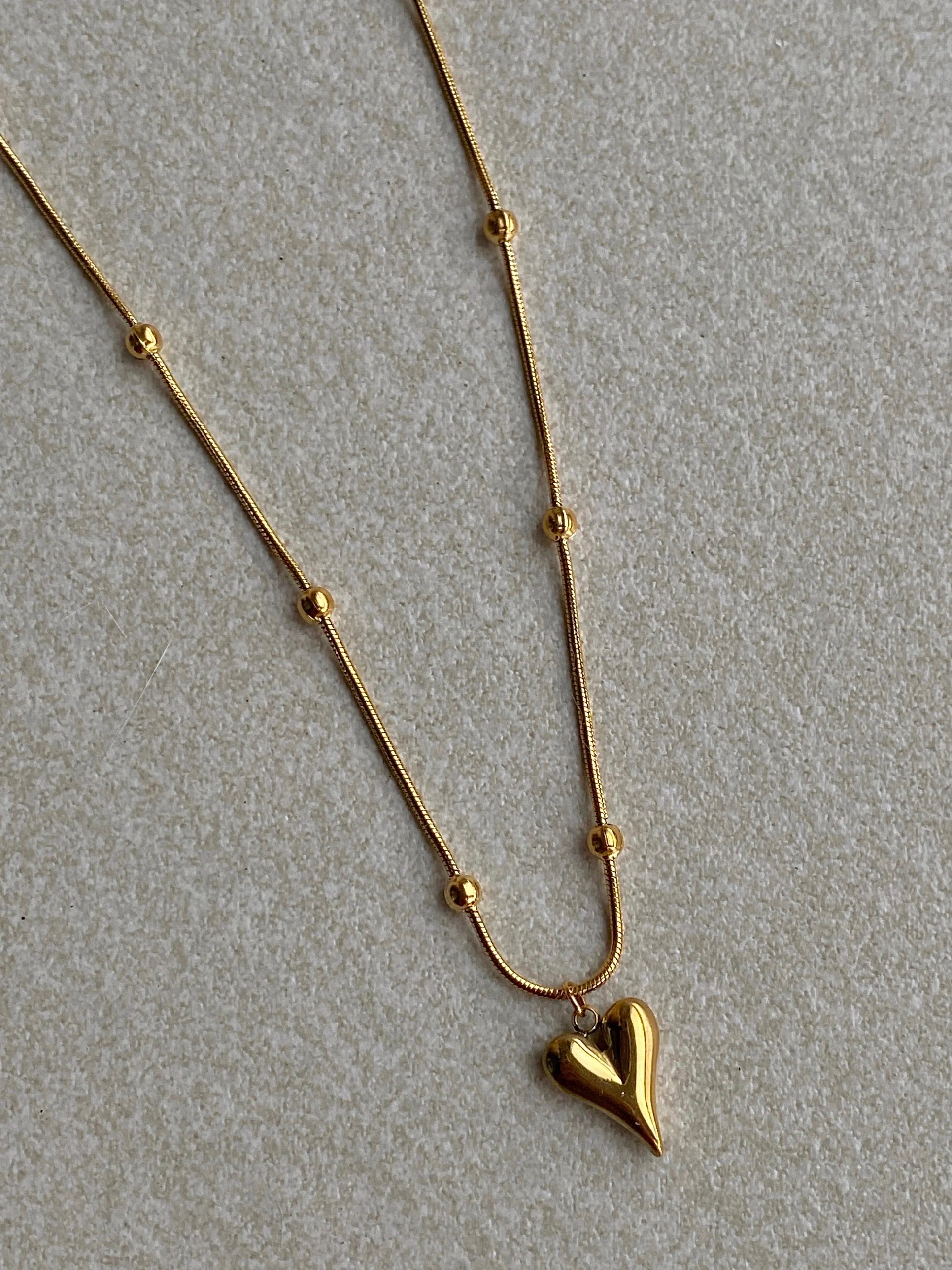 Solice heart necklace