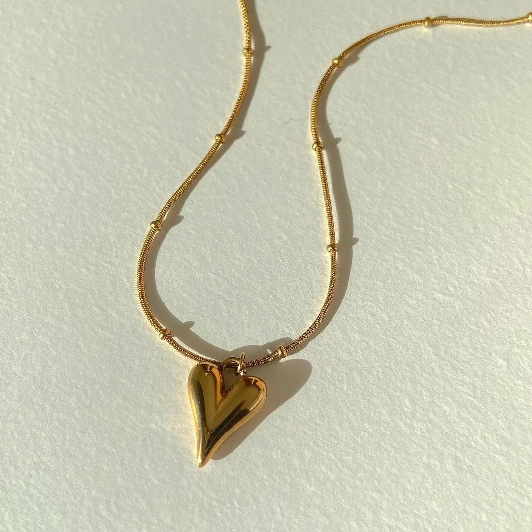 Solice heart necklace