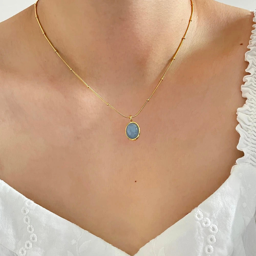 Ophal blue necklace